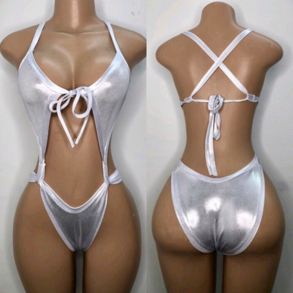 One piece silver bikini